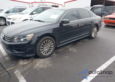 2017 Volkswagen Passat 1.8T Se z USA, uszkodzony, nr VIN 1VWBT7A3XHC009376